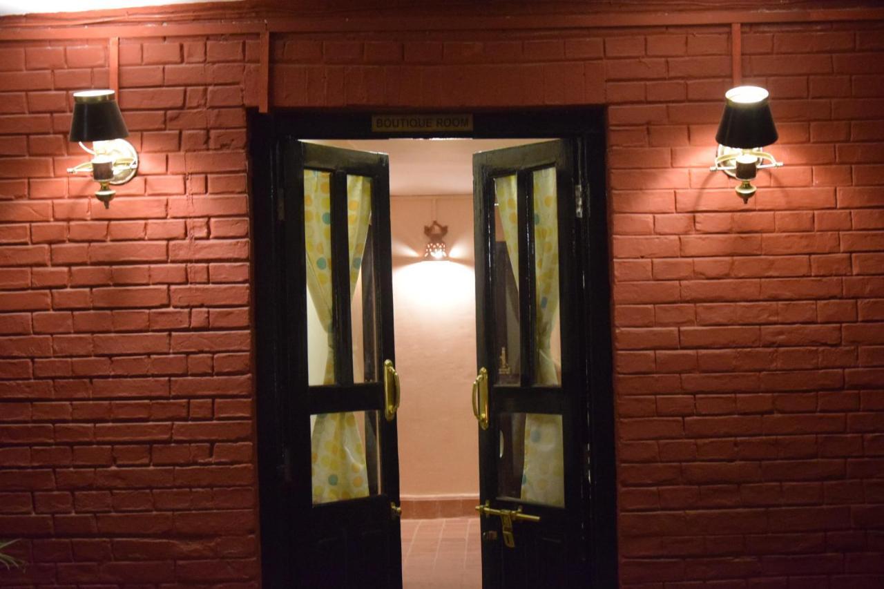 Hotel Siraaj Lalitpur Экстерьер фото